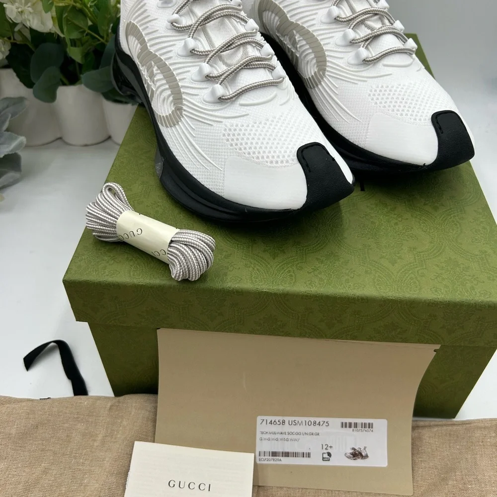 Men's Gucci run white/gray/black sneakers size 12.5 made in Italy - Picture 5 of 10